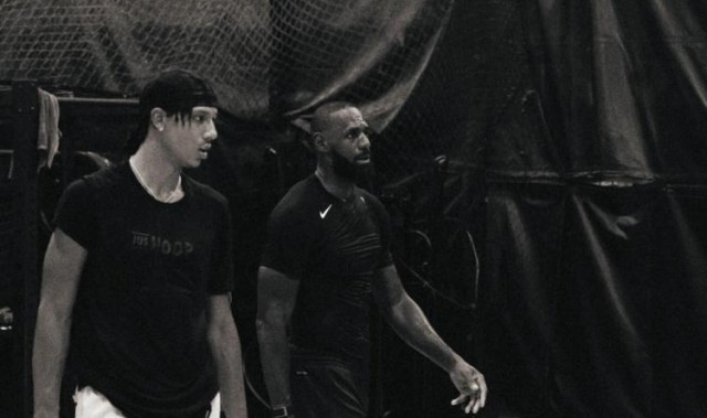 切磋学习！杰伦-约翰逊晒个人训练照 与詹姆斯一同训练